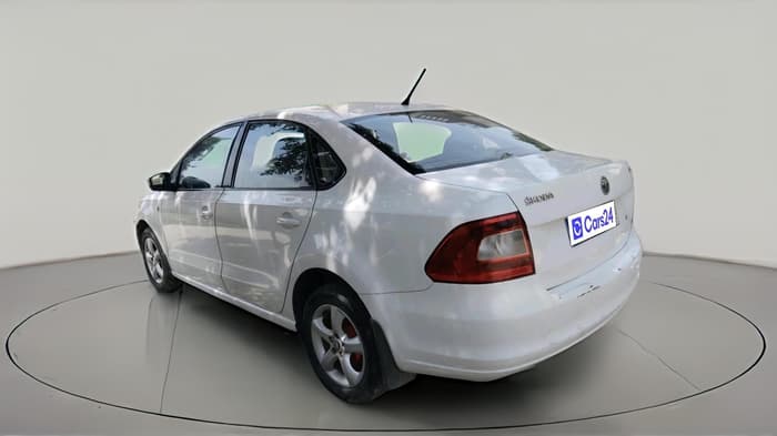 2014 Skoda Rapid ELEGANCE 1.6 TDI CR MT, Diesel, Manual, 1,34,507 km, exterior