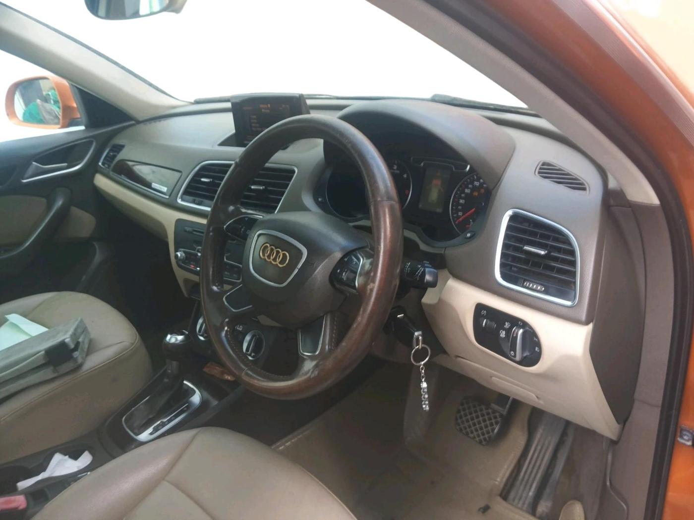 2012 Audi Q3 2.0 TDI QUATTRO, Diesel, Automatic, 97,487 km, interior