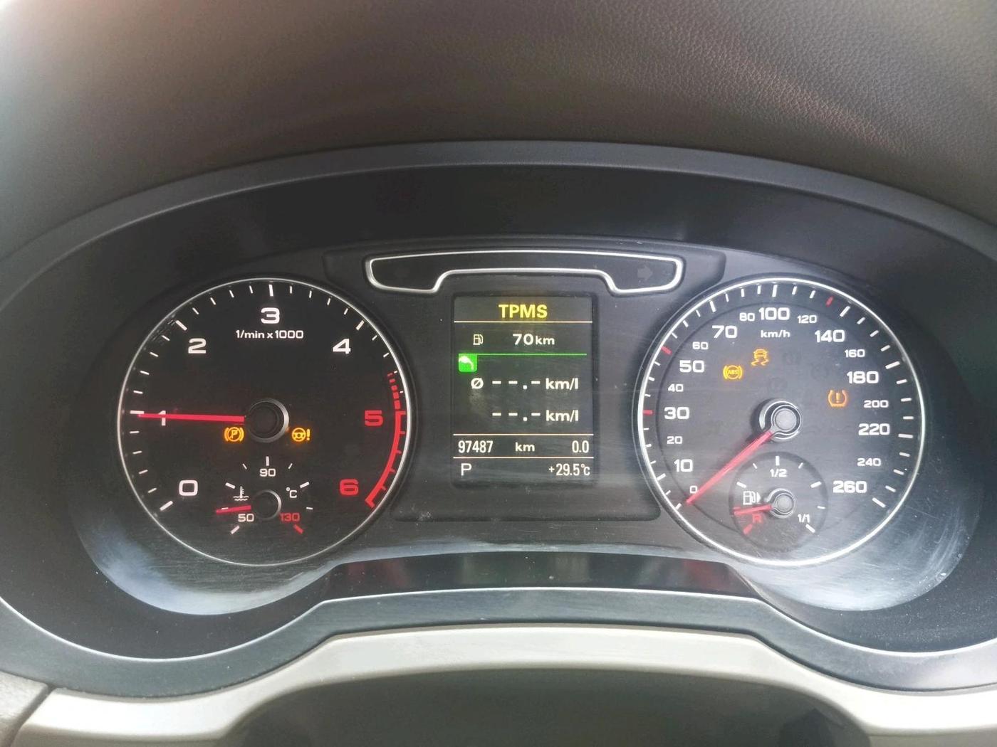 2012 Audi Q3 2.0 TDI QUATTRO, Diesel, Automatic, 97,487 km, interior