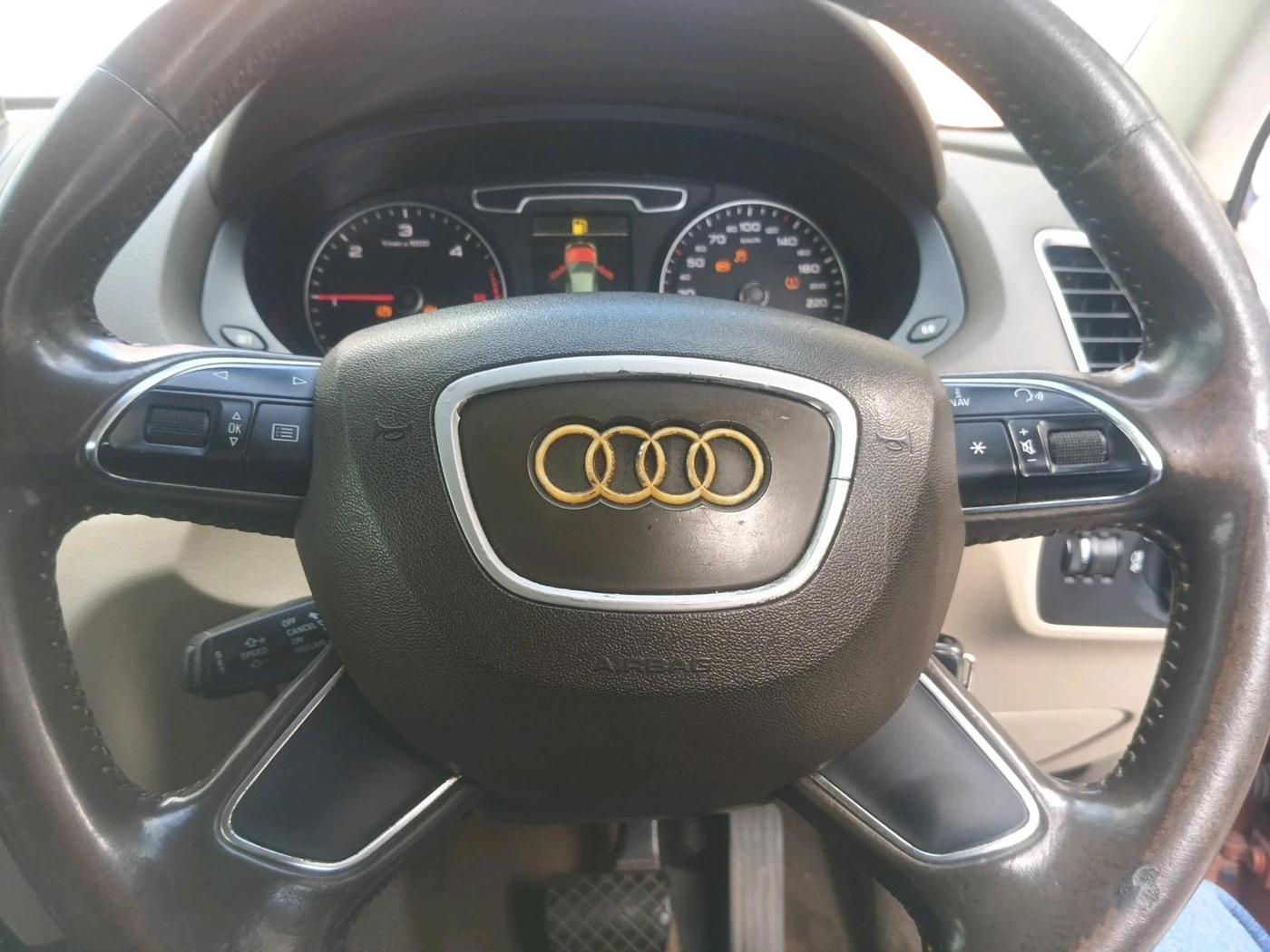 2012 Audi Q3 2.0 TDI QUATTRO, Diesel, Automatic, 97,487 km, interior