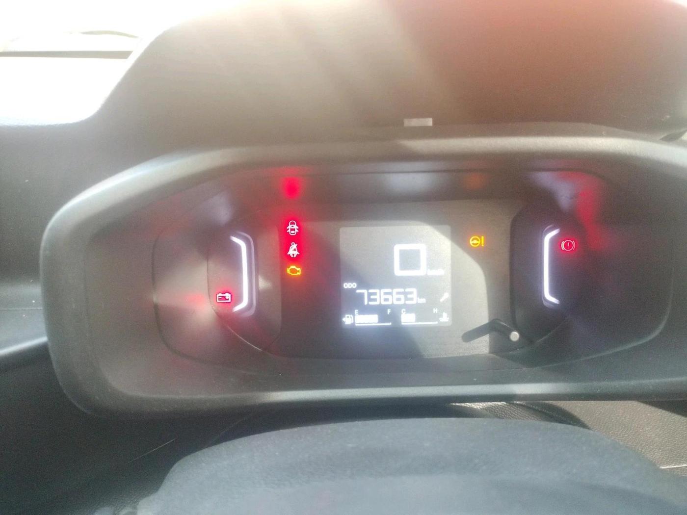 2022 CITROEN C3 FEEL 1.2, Petrol, Manual, 73,663 km, interior
