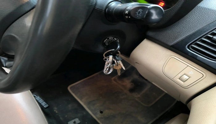 2013 Hyundai Eon D-LITE+, Petrol, Manual, 77,000 km, interior