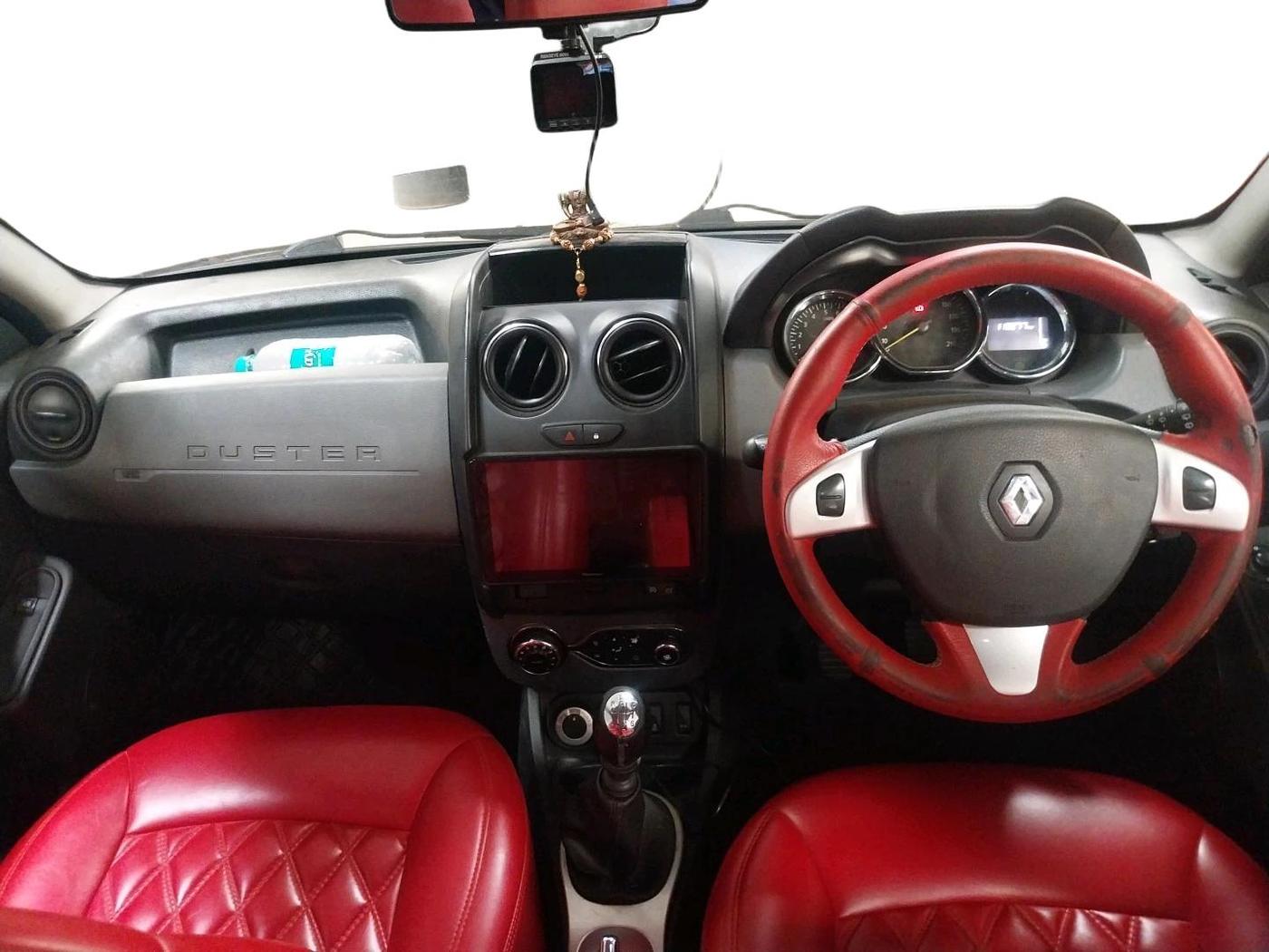 2016 Renault Duster 110 PS RXZ 4X4 MT DIESEL, Diesel, Manual, 1,20,014 km, interior