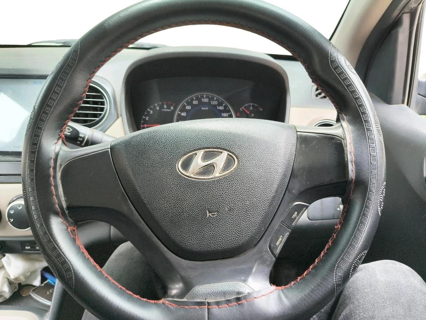 2014 Hyundai Grand i10 SPORTZ 1.1 CRDI, Diesel, Manual, 98,625 km, interior