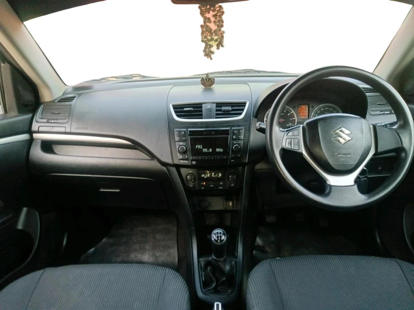 2012 Maruti Swift ZXI, Petrol, Manual, 30,644 km, interior