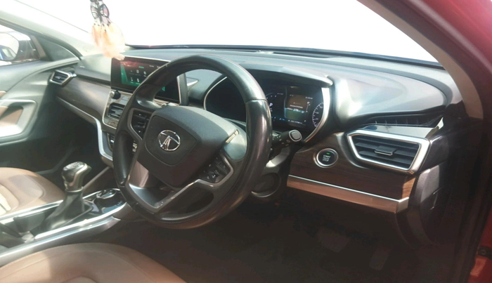 2020 Tata Harrier XZA PLUS 2.0L, Diesel, Automatic, 1,17,740 km, interior