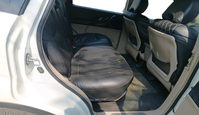 2016 Mahindra XUV500 W6 1.99, Diesel, Manual, 73,760 km, interior