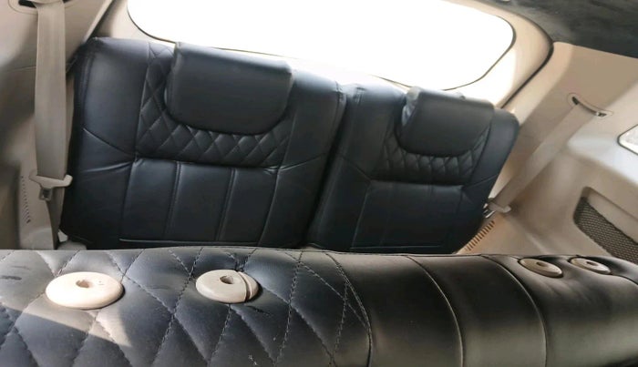 2016 Mahindra XUV500 W6 1.99, Diesel, Manual, 73,760 km, interior