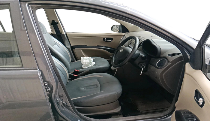 2013 Hyundai i10 SPORTZ 1.2, Petrol, Manual, 48,464 km, interior
