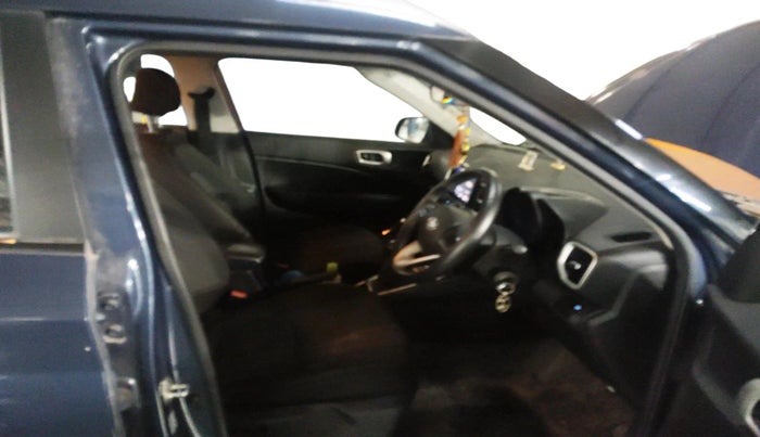 2022 Hyundai VENUE S+ 1.2, Petrol, Manual, 64,307 km, interior