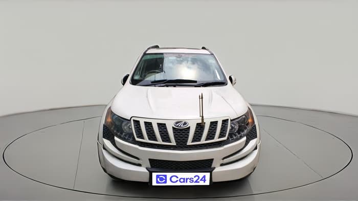 2015 Mahindra XUV500 W8, Diesel, Manual, 1,12,373 km, exterior