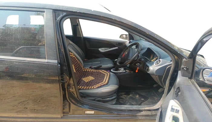 2013 Ford Figo TITANIUM 1.2 PETROL, Petrol, Manual, 54,961 km, interior