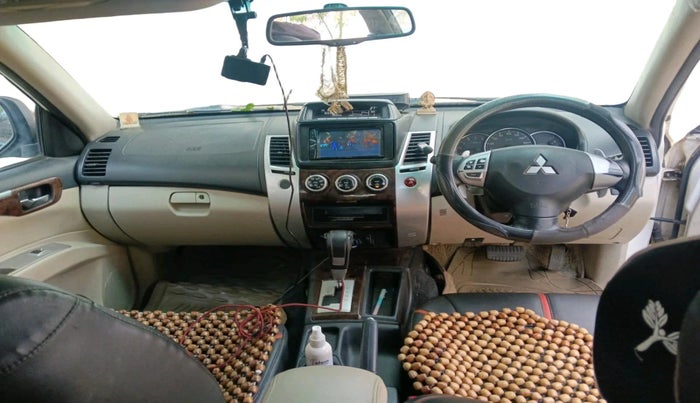 2016 Mitsubishi Pajero Sport 2.5 AT 4X2, Diesel, Automatic, 1,29,622 km, interior