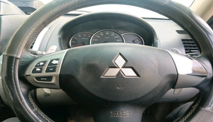 2016 Mitsubishi Pajero Sport 2.5 AT 4X2, Diesel, Automatic, 1,29,622 km, interior