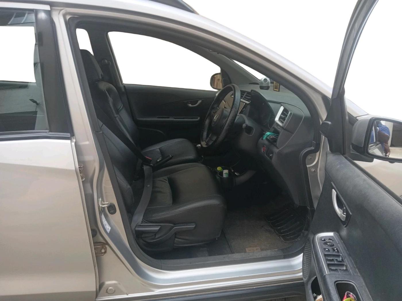 2016 Honda BR-V 1.5L I- DTEC V, Diesel, Manual, 93,805 km, interior