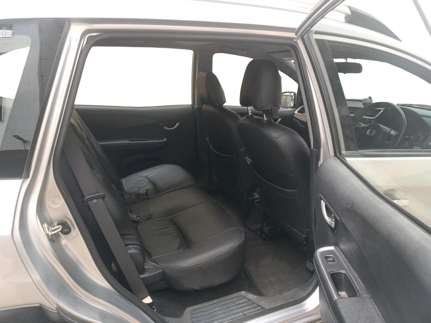 2016 Honda BR-V 1.5L I- DTEC V, Diesel, Manual, 93,805 km, interior