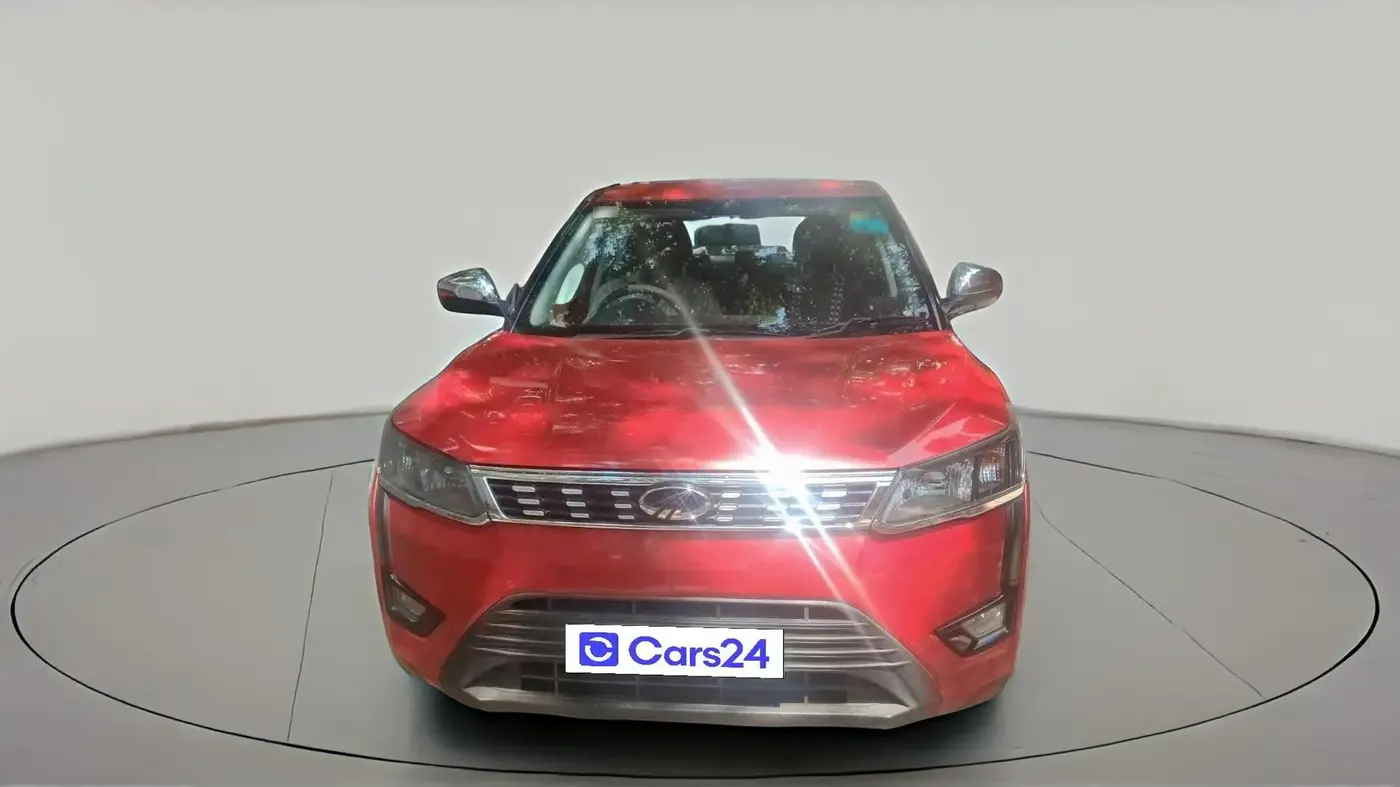 2019 Mahindra XUV300 W6 1.5 DIESEL, Diesel, Manual, 1,32,715 km, exterior