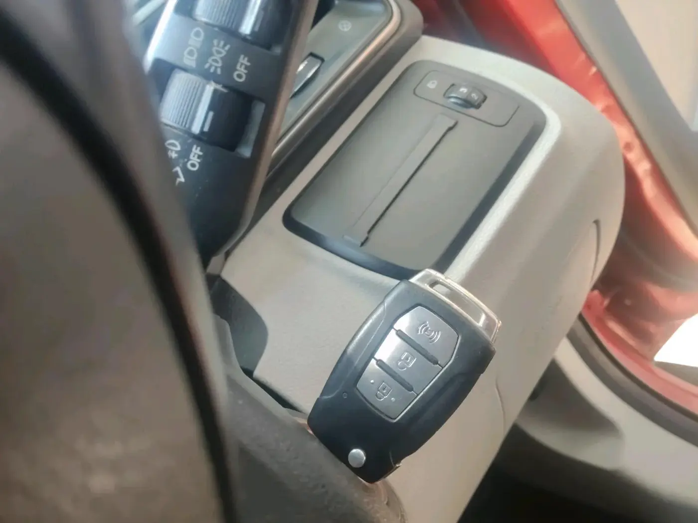2019 Mahindra XUV300 W6 1.5 DIESEL, Diesel, Manual, 1,32,715 km, interior