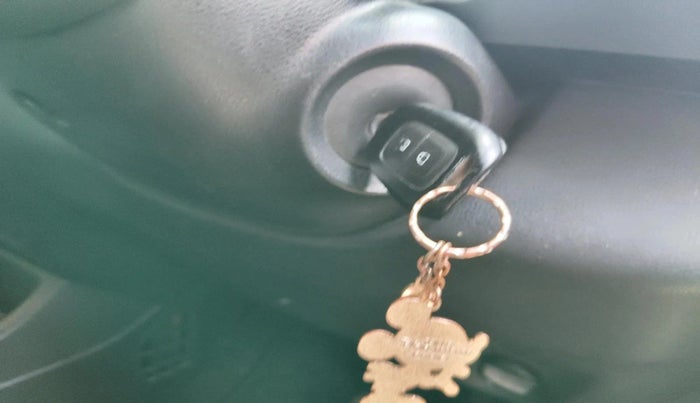 2017 Renault Kwid RXT 1.0 AMT, Petrol, Automatic, 63,718 km, interior