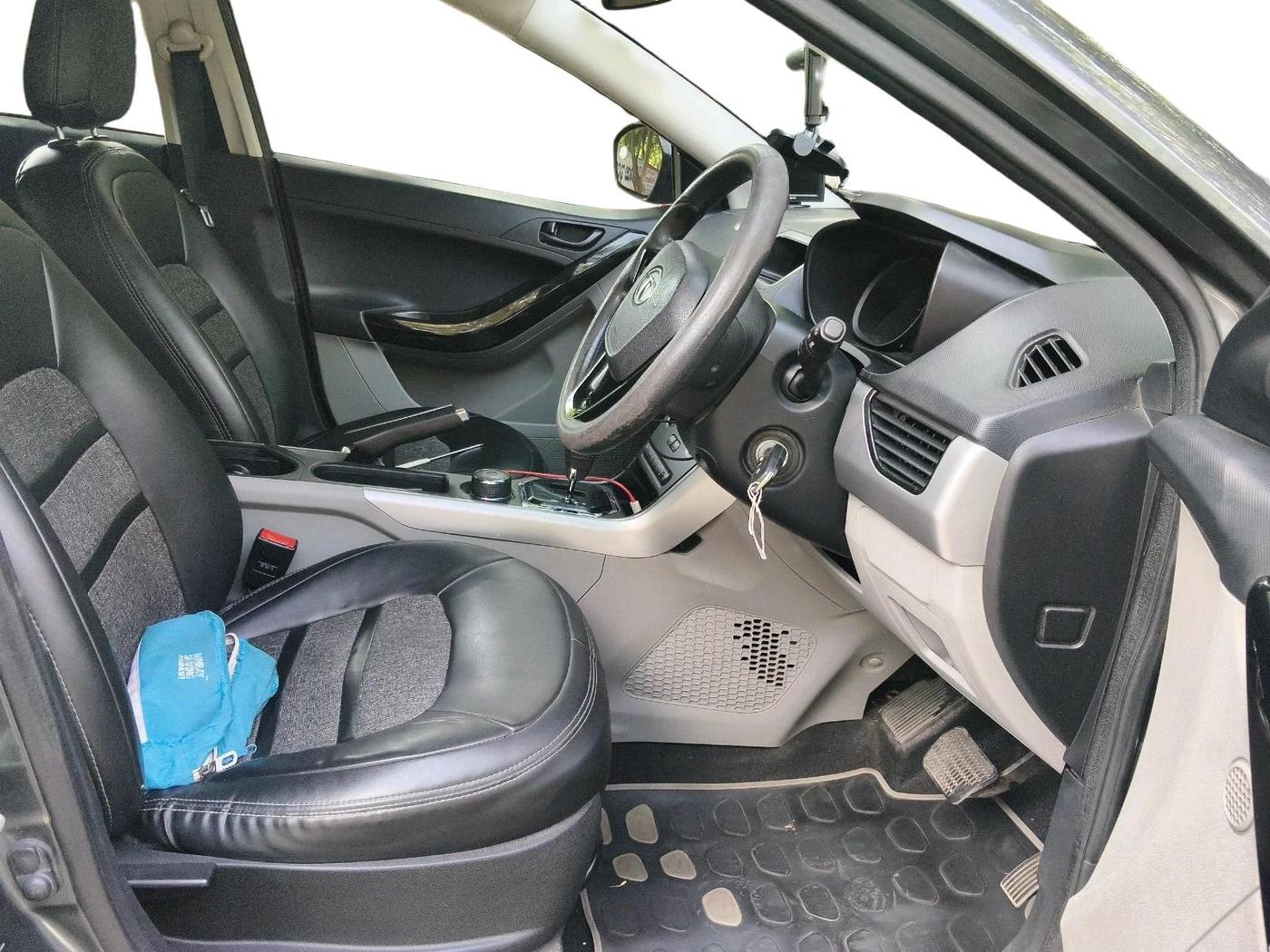 2018 Tata NEXON XMA DIESEL, Diesel, Automatic, 1,37,742 km, interior