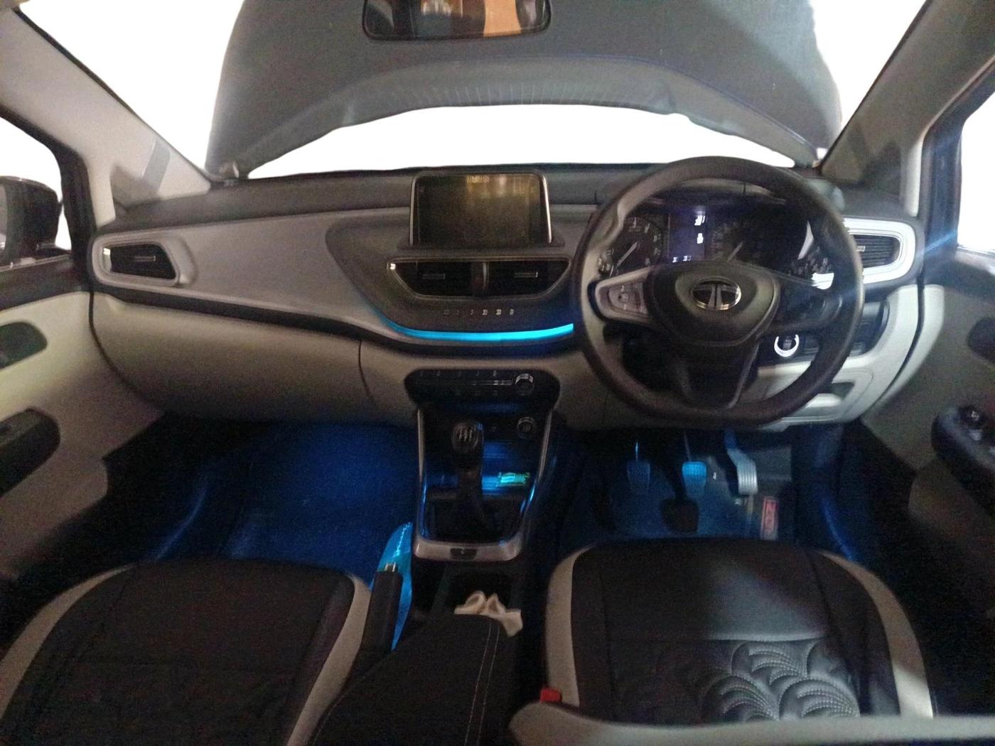 2023 Tata ALTROZ XZ DIESEL, Diesel, Manual, 13,451 km, interior