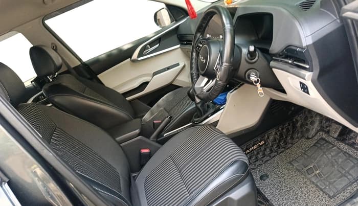 2023 KIA CARENS  PRESTIGE 1.5 TURBO PETROL IMT 7 STR , Petrol, Manual, 33,299 km, interior