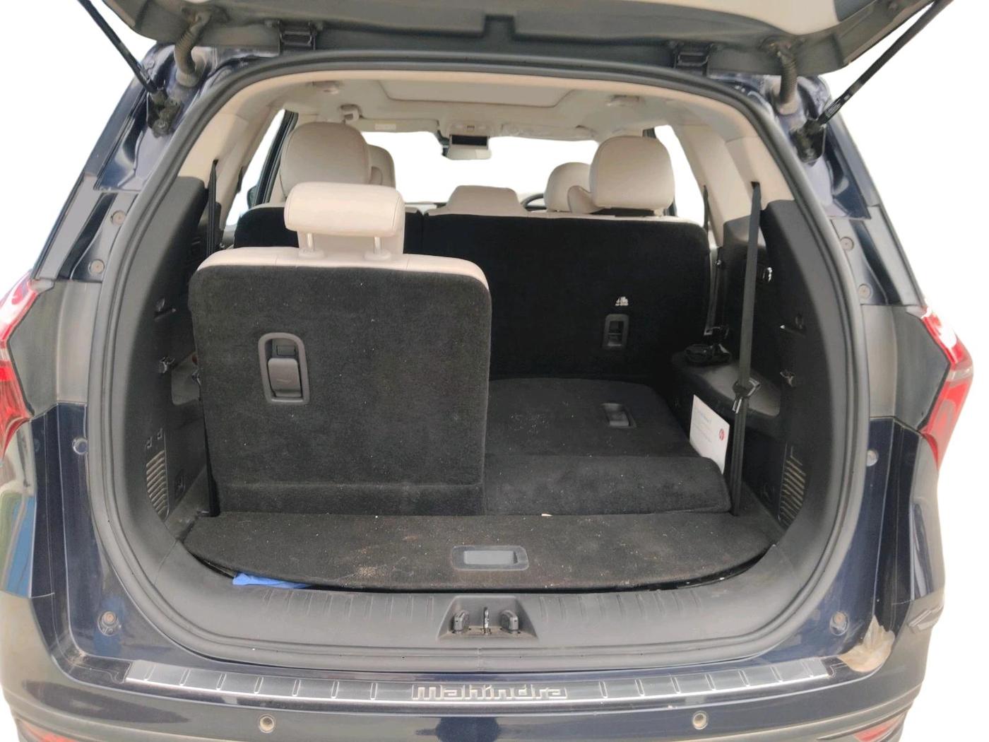 2021 Mahindra XUV700 AX 7 P MT 7 STR, Petrol, Manual, 36,324 km, exterior