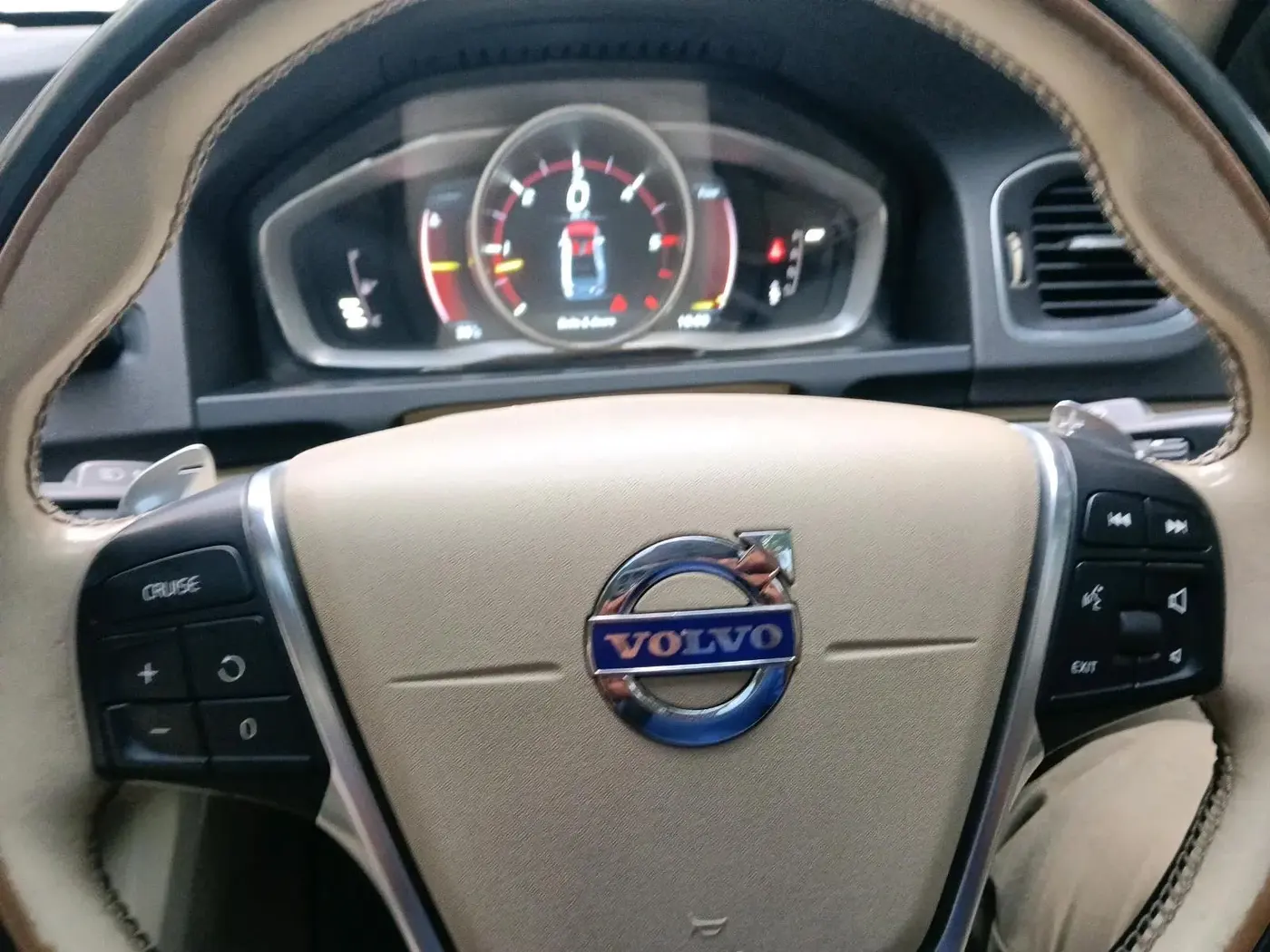 2014 Volvo S60 SUMMUM D5, Diesel, Automatic, 1,28,459 km, interior