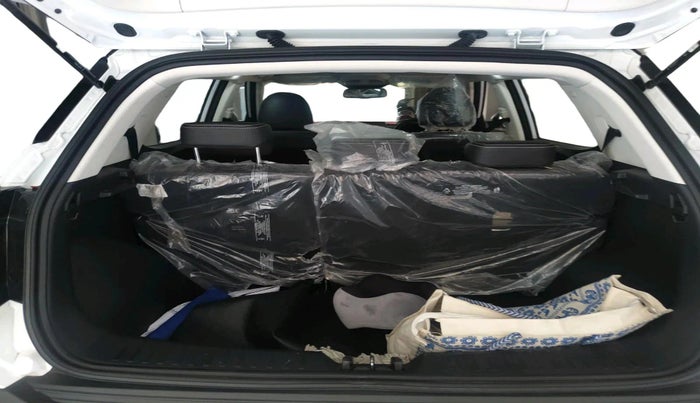 2025 Mahindra XUV 3XO REVX A 1.2 Petrol AT, Petrol, Automatic, 5,957 km, exterior