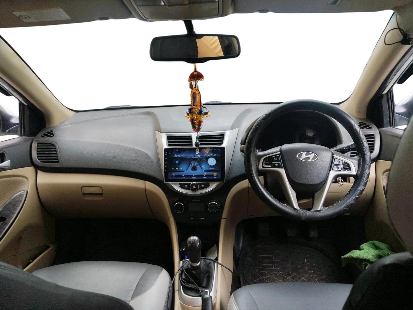2013 Hyundai Verna FLUIDIC 1.6 CRDI SX, Diesel, Manual, 1,27,236 km, interior