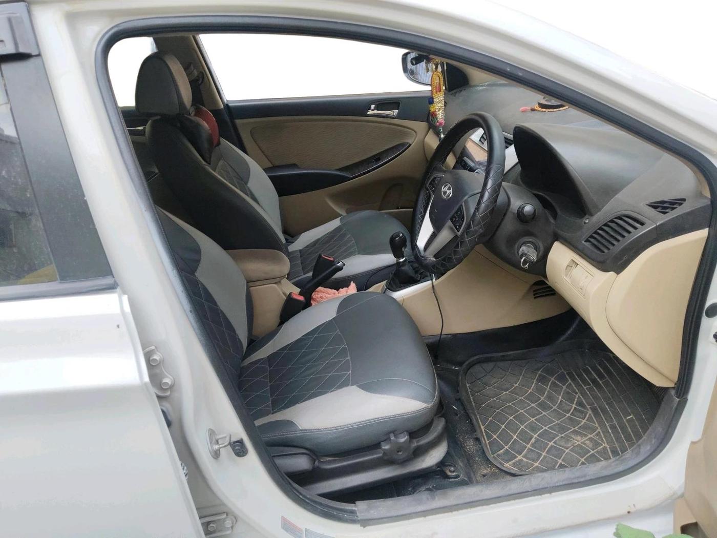 2013 Hyundai Verna FLUIDIC 1.6 CRDI SX, Diesel, Manual, 1,27,236 km, interior