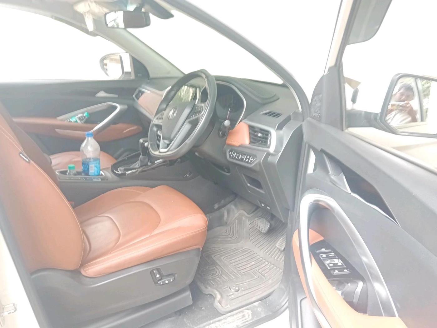 2022 MG HECTOR PLUS SHARP 1.5 PETROL TURBO CVT 6-STR, Petrol, Automatic, 28,244 km, interior