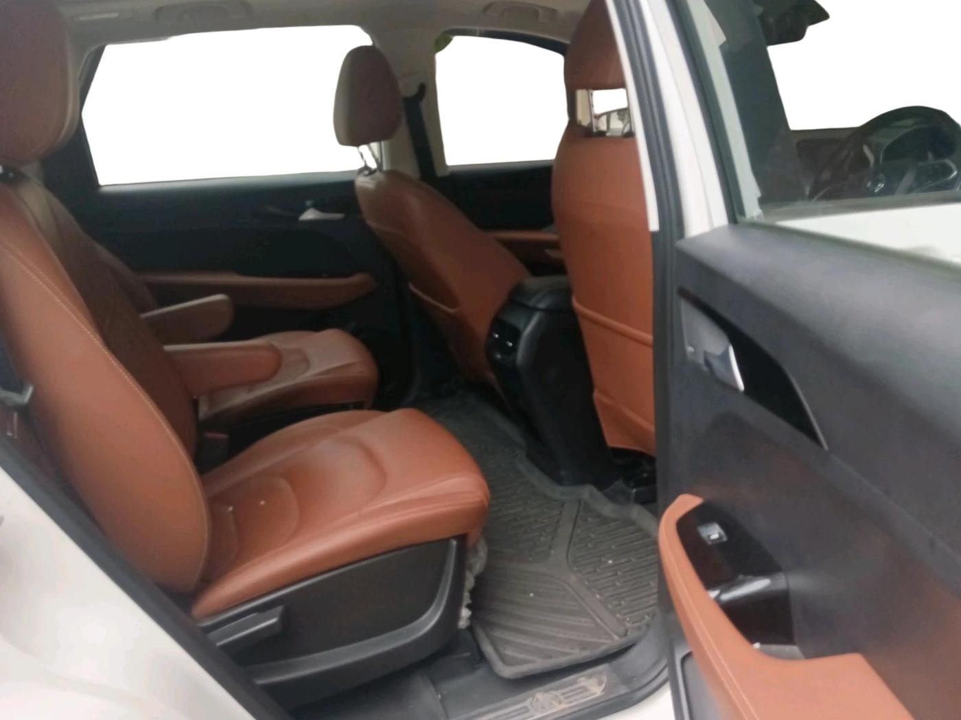 2022 MG HECTOR PLUS SHARP 1.5 PETROL TURBO CVT 6-STR, Petrol, Automatic, 28,244 km, interior