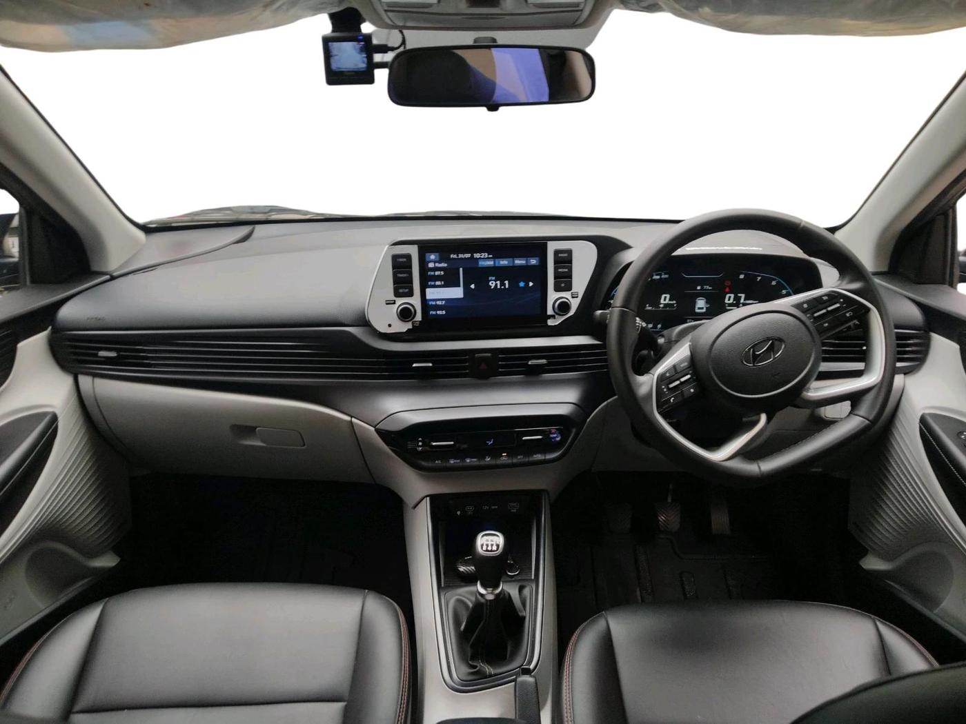 2025 Hyundai NEW I20 ASTA 1.2 MT, Petrol, Manual, 42,115 km, interior