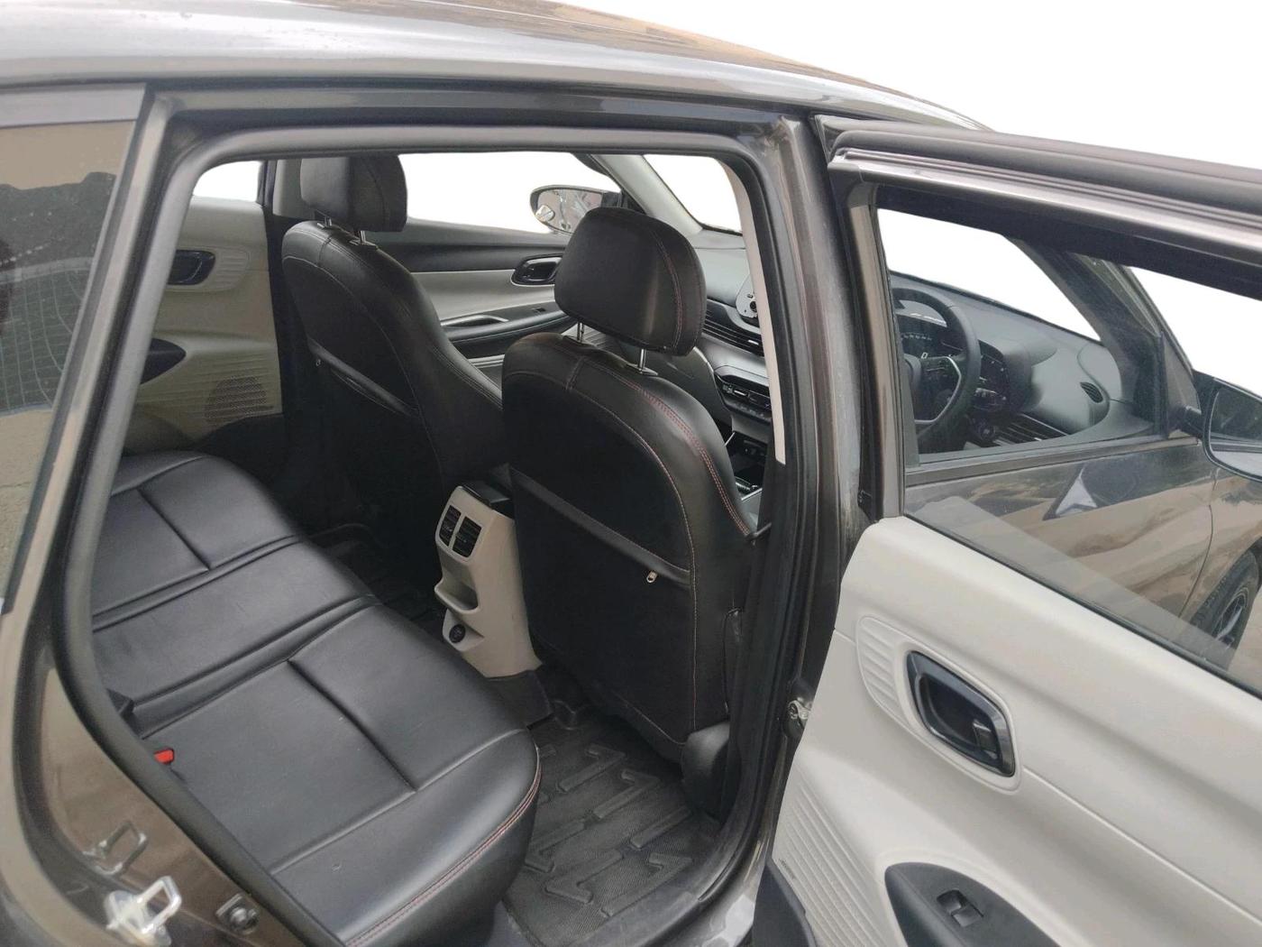 2025 Hyundai NEW I20 ASTA 1.2 MT, Petrol, Manual, 42,115 km, interior
