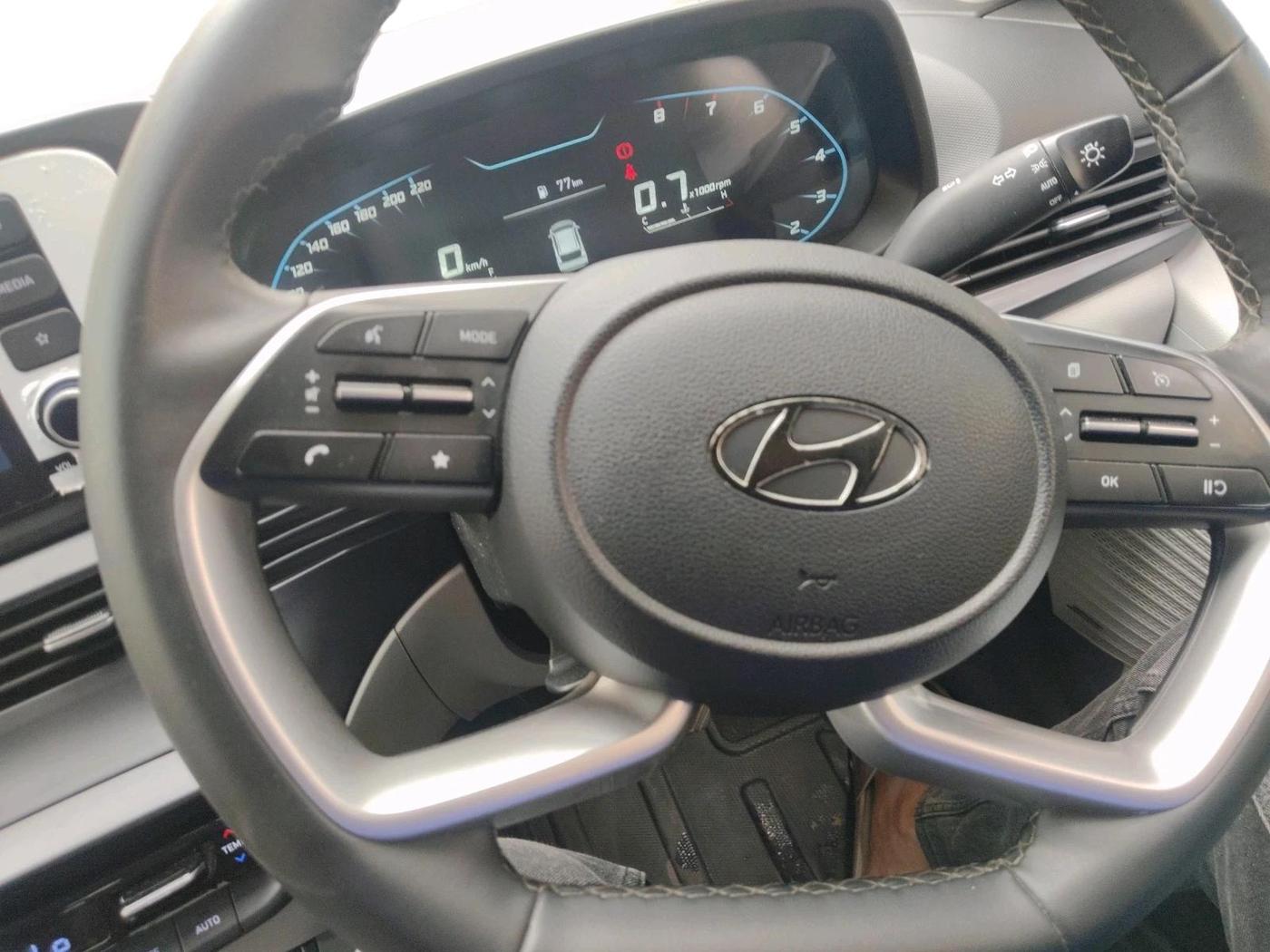 2025 Hyundai NEW I20 ASTA 1.2 MT, Petrol, Manual, 42,115 km, interior