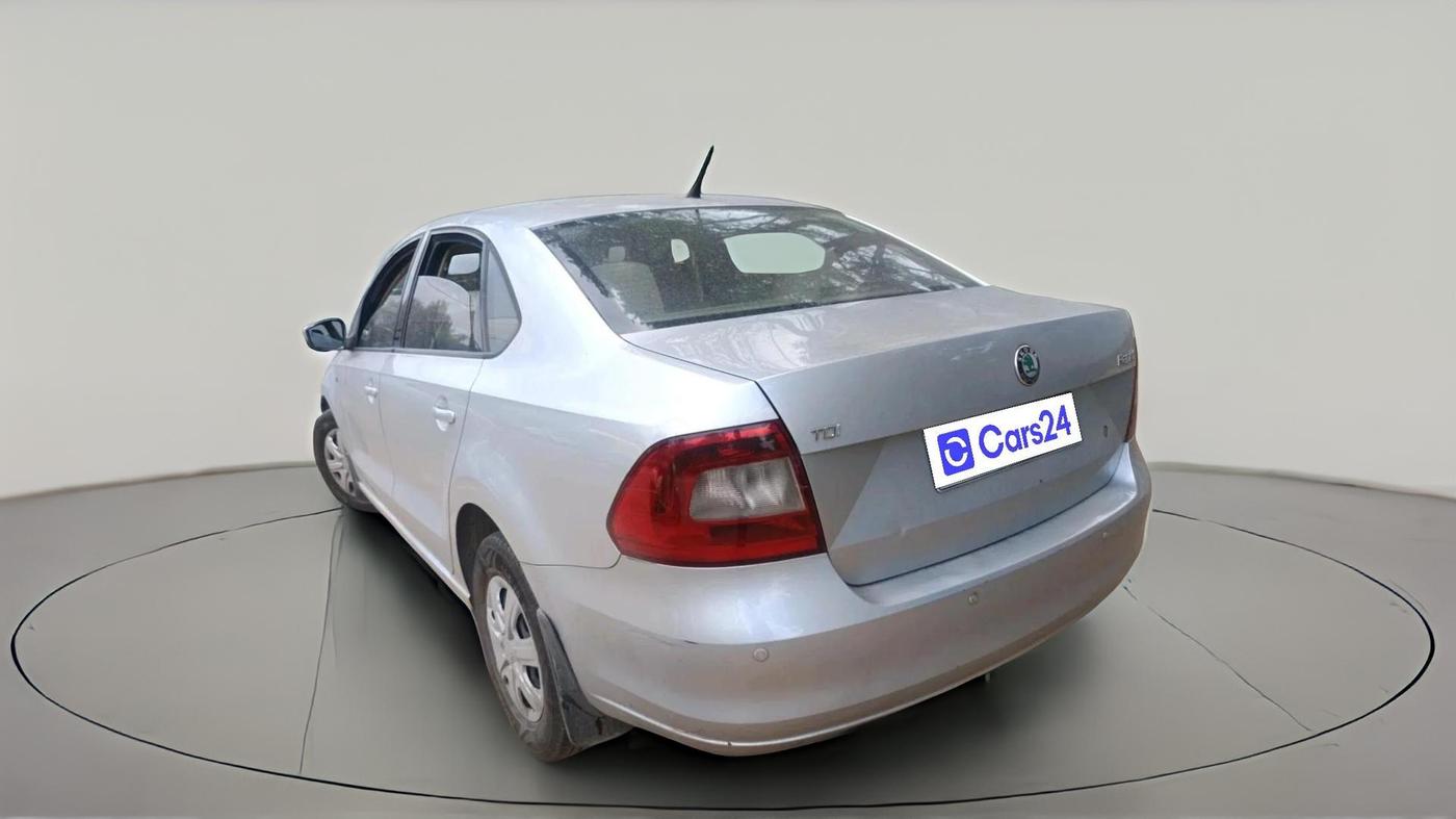 2012 Skoda Rapid AMBITION 1.6 TDI CR MT, Diesel, Manual, 1,13,117 km, exterior