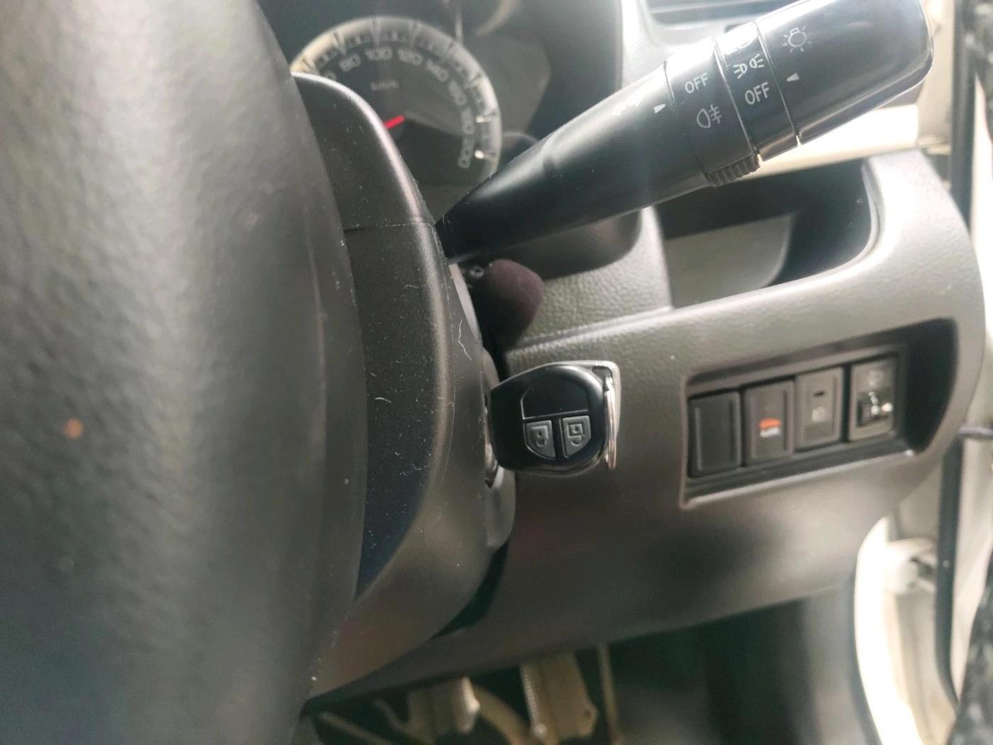 2017 Maruti Swift VXI O, Petrol, Manual, 96,777 km, interior