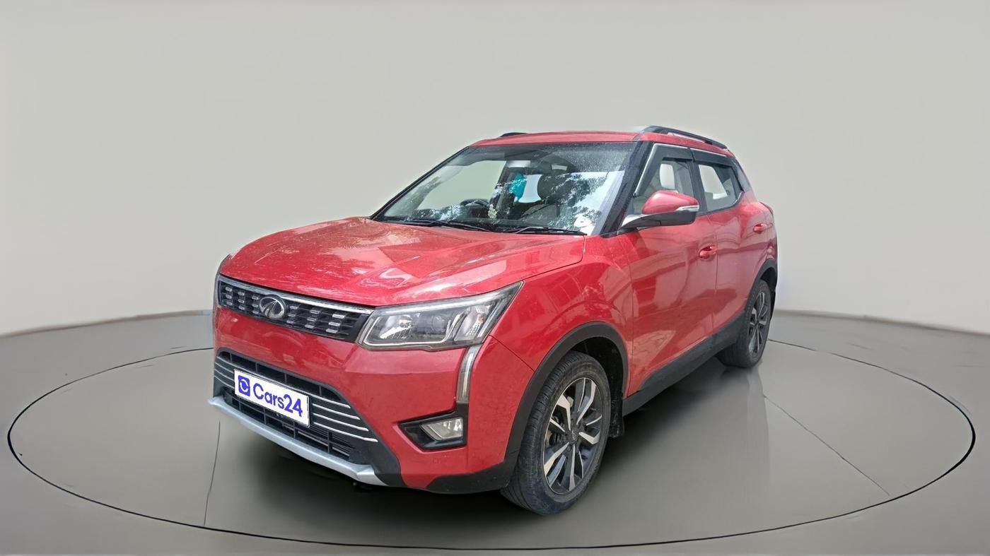 2021 Mahindra XUV300 W8 (O) 1.5 DIESEL, Diesel, Manual, 1,35,637 km, exterior