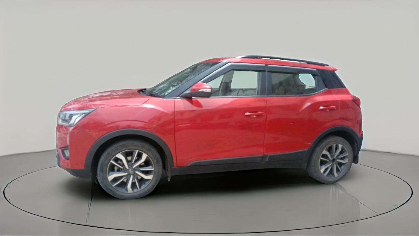 2021 Mahindra XUV300 W8 (O) 1.5 DIESEL, Diesel, Manual, 1,35,637 km, exterior