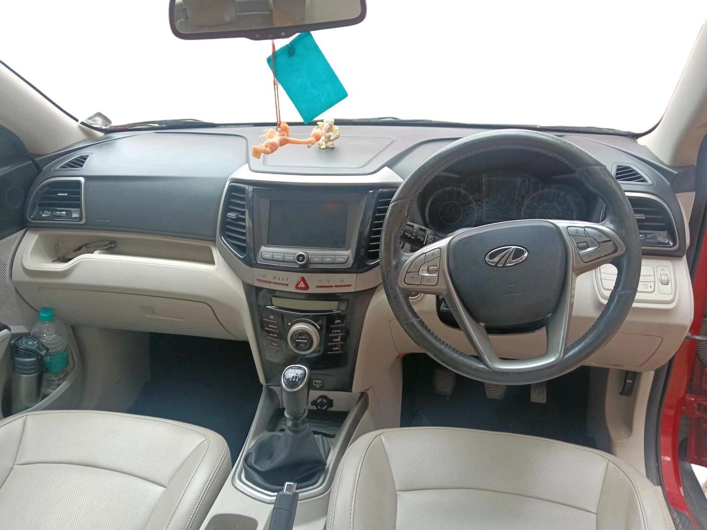 2021 Mahindra XUV300 W8 (O) 1.5 DIESEL, Diesel, Manual, 1,35,637 km, interior