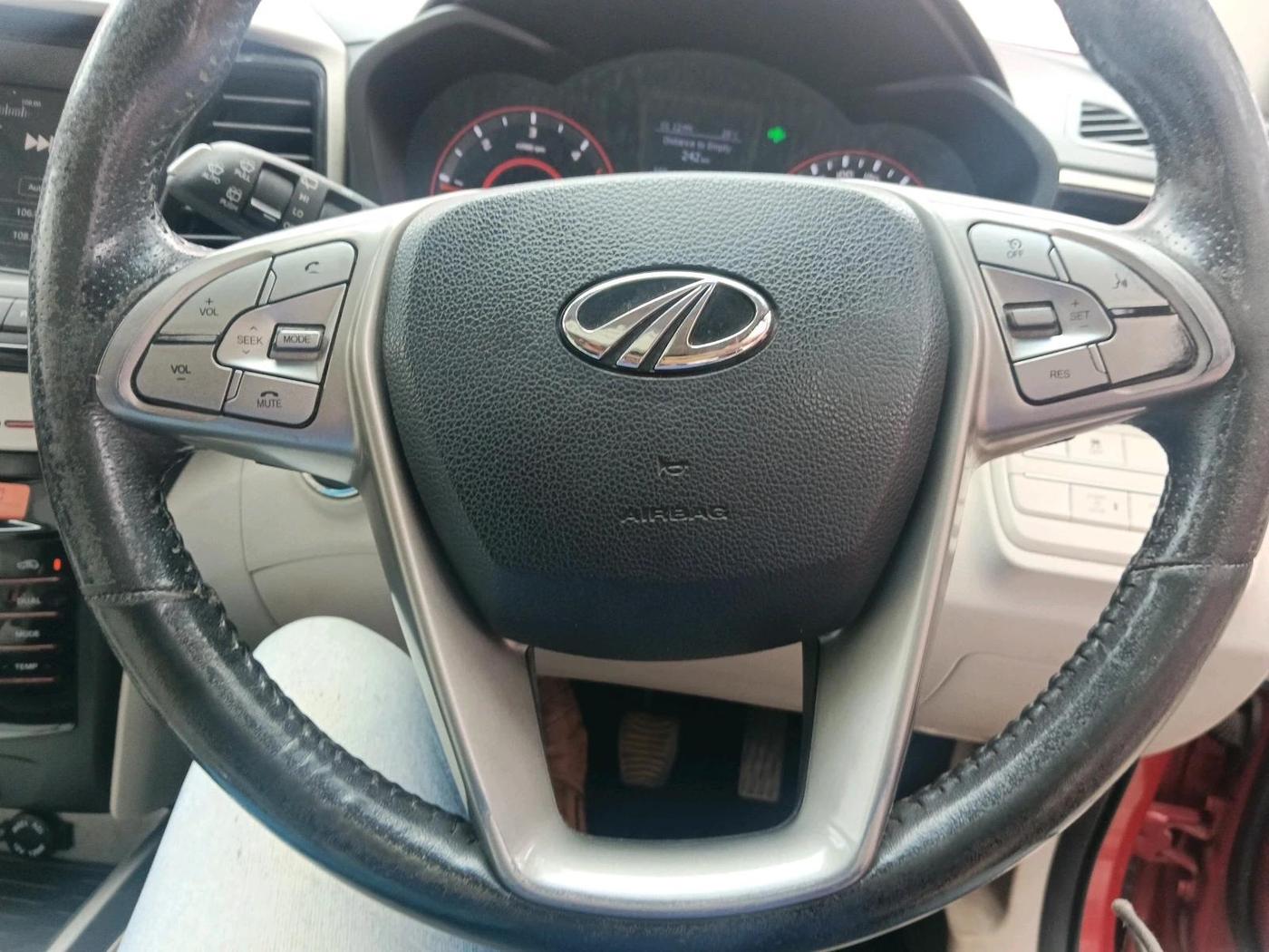 2021 Mahindra XUV300 W8 (O) 1.5 DIESEL, Diesel, Manual, 1,35,637 km, interior
