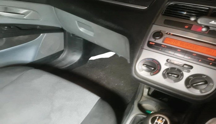 2011 Fiat Grand Punto DYNAMIC 1.3, Diesel, Manual, 2,06,074 km, interior