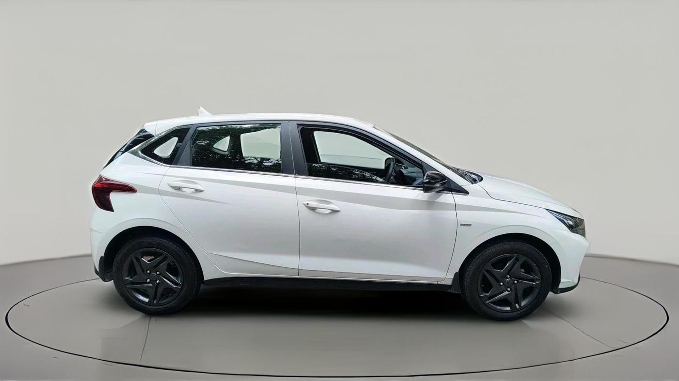 2022 Hyundai NEW I20 SPORTZ 1.2 AT, Petrol, Automatic, 13,027 km, exterior