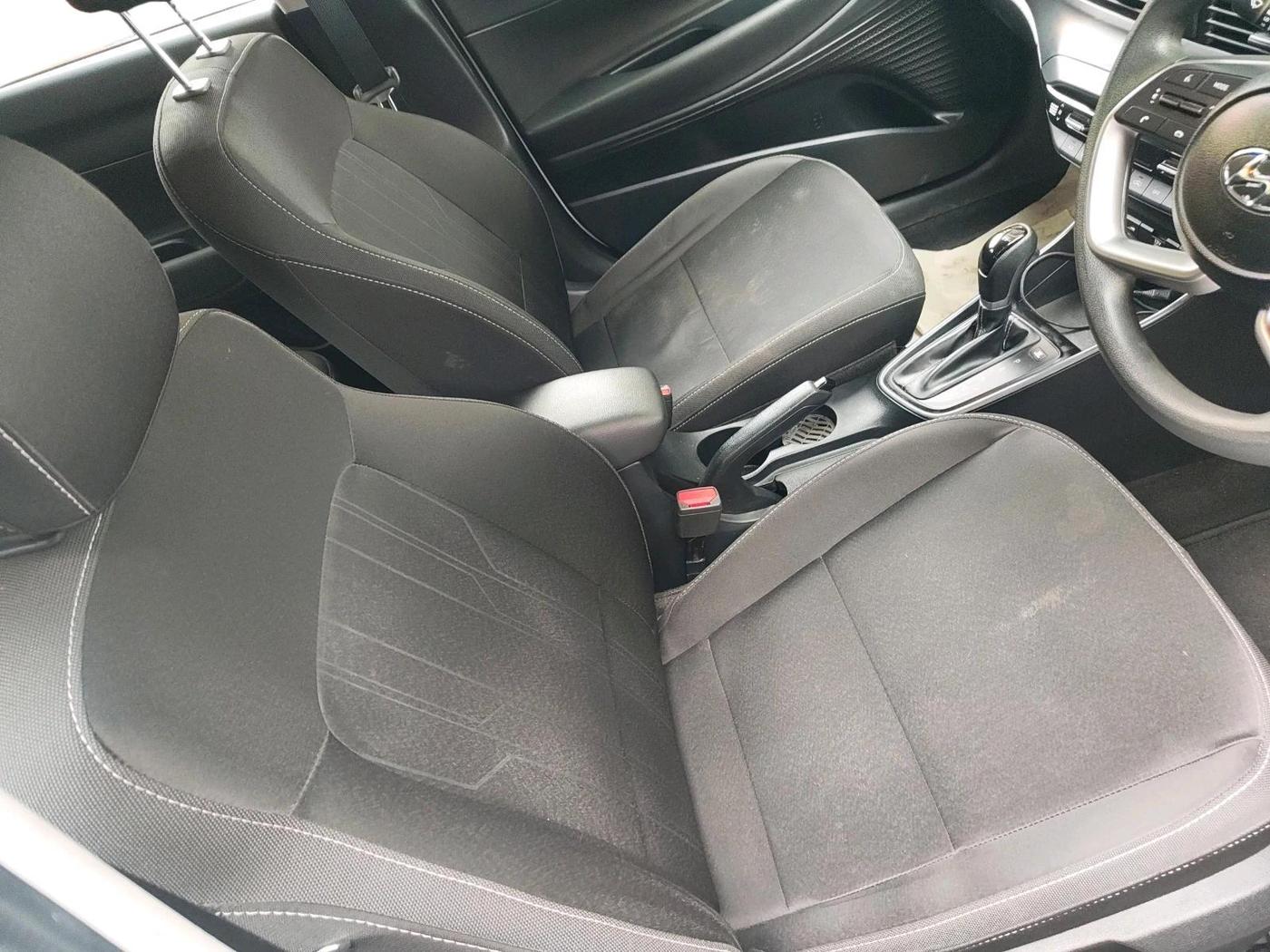 2022 Hyundai NEW I20 SPORTZ 1.2 AT, Petrol, Automatic, 13,027 km, interior