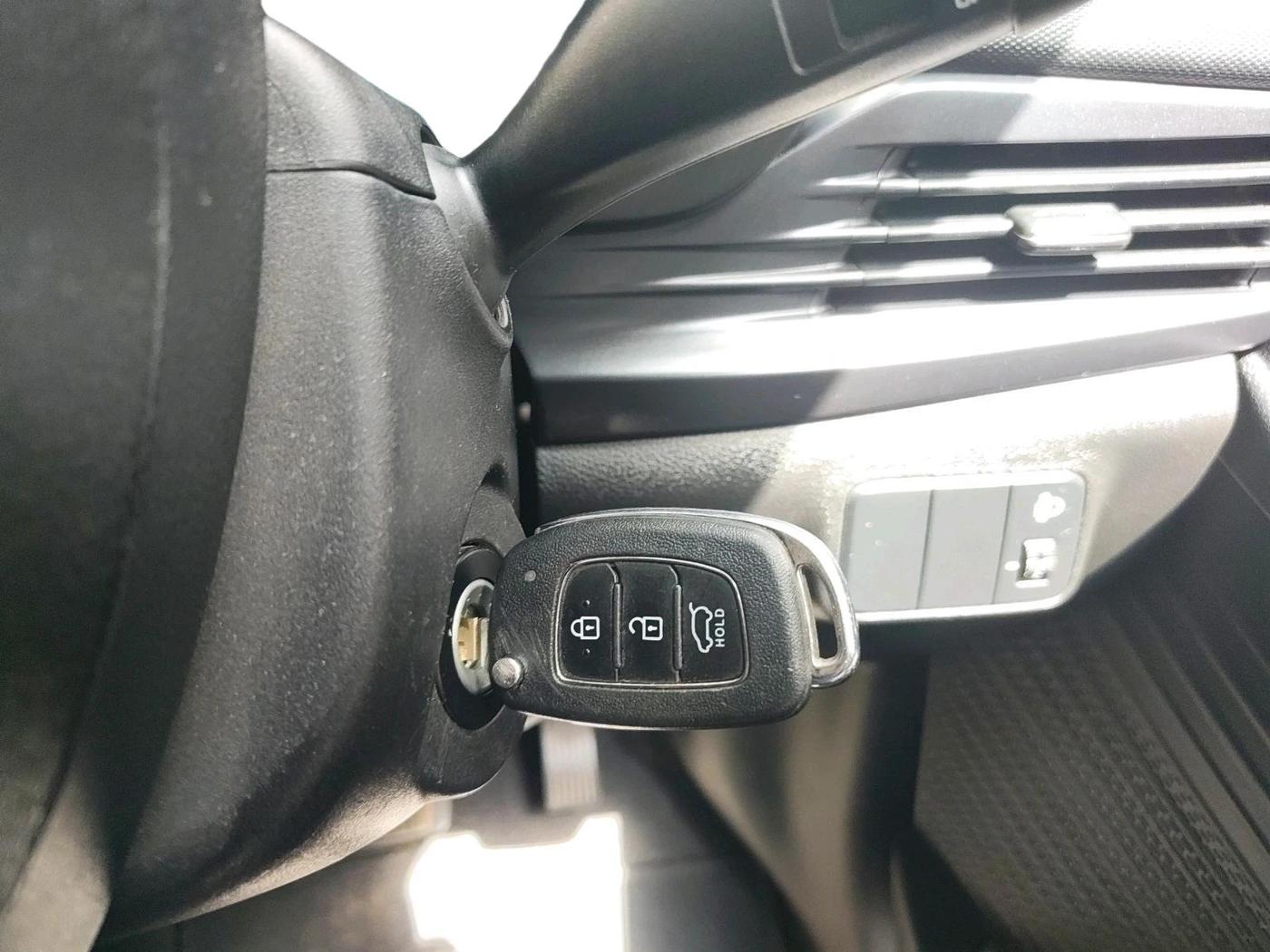 2022 Hyundai NEW I20 SPORTZ 1.2 AT, Petrol, Automatic, 13,027 km, interior