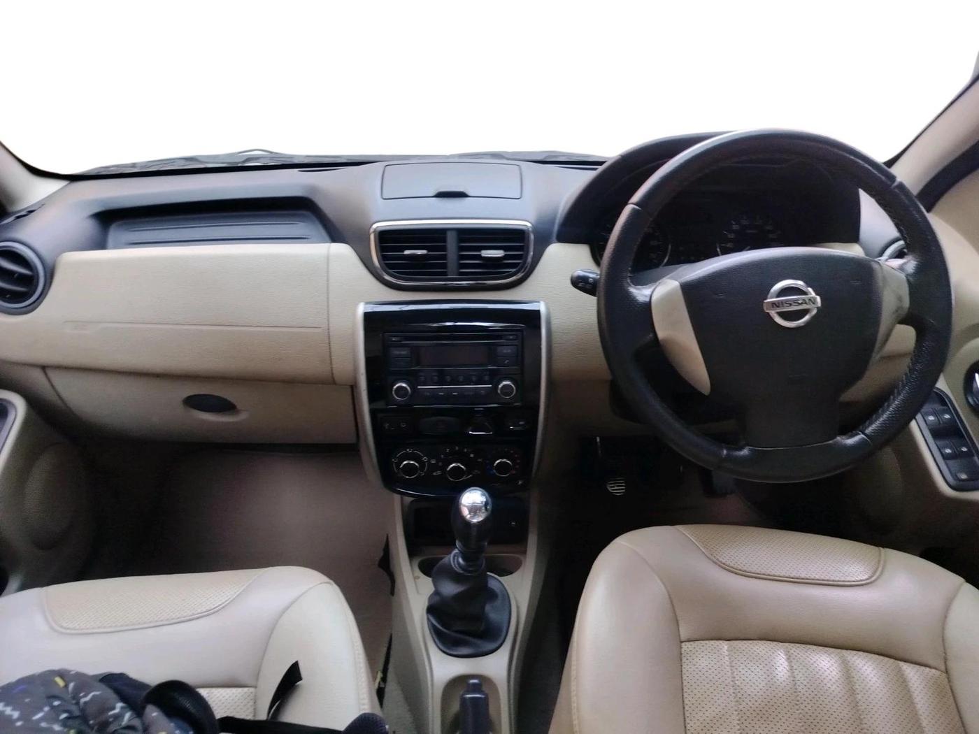 2014 Nissan Terrano XV D THP PREMIUM 110 PS, Diesel, Manual, 76,703 km, interior