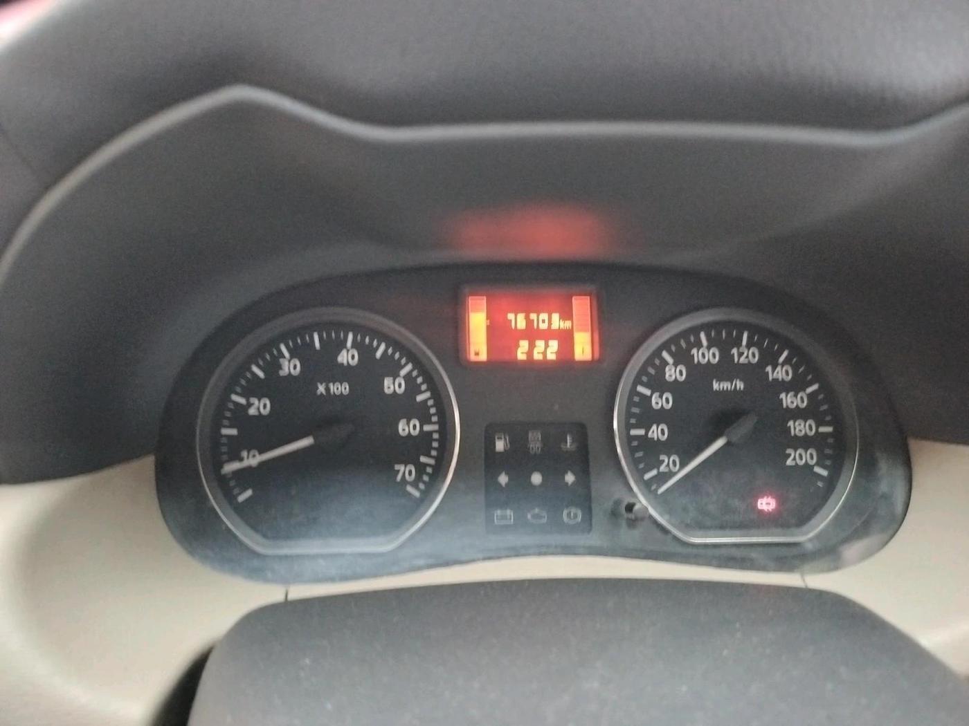 2014 Nissan Terrano XV D THP PREMIUM 110 PS, Diesel, Manual, 76,703 km, interior