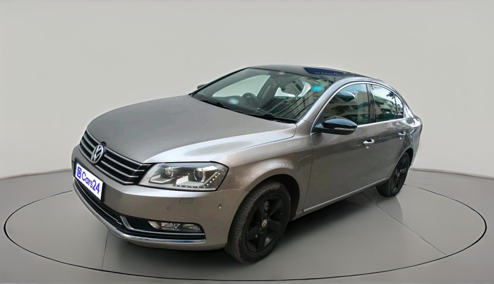 2012 Volkswagen Passat HIGHLINE DSG, Diesel, Automatic, 1,75,644 km, exterior
