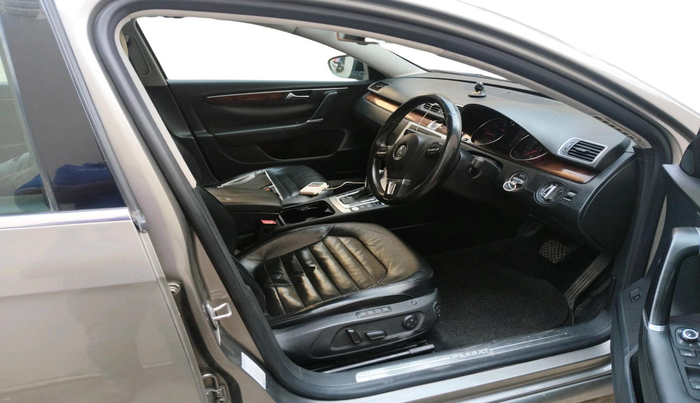 2012 Volkswagen Passat HIGHLINE DSG, Diesel, Automatic, 1,75,644 km, interior